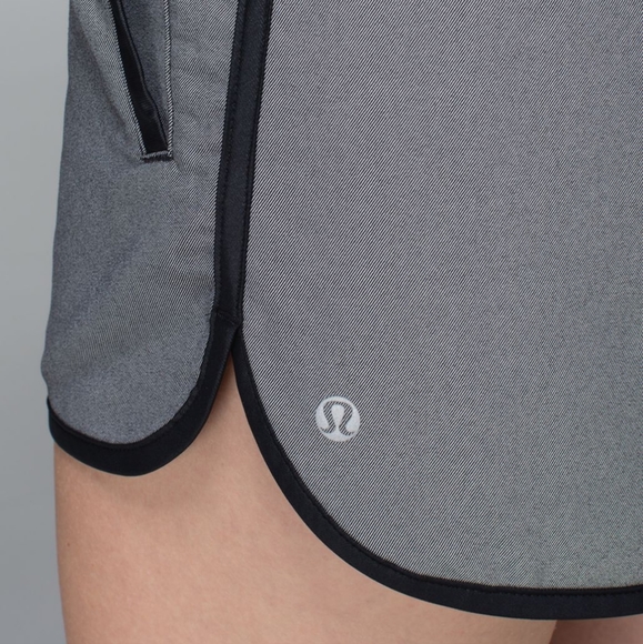 Lululemon Varsity Short - Picture 5 of 7